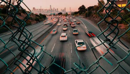 一车辆在高速收费站掉头，竟是因雨刮器坏了想回去更换，上海交警：记12分，罚200元，扣驾驶证