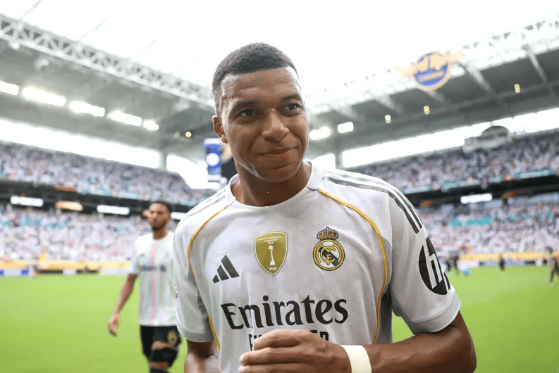 世俱杯-阿诺德皇马生涯首助 姆巴佩赛事首秀皇马1-0尤文