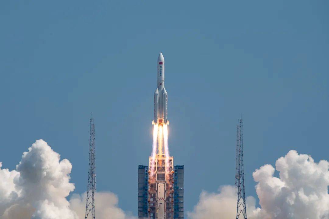 我国在文昌成功发射卫星互联网低轨08组卫星