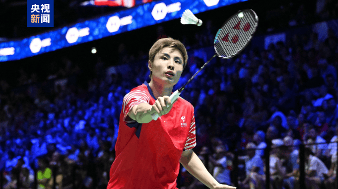 石宇奇晋级羽毛球世锦赛男单16强