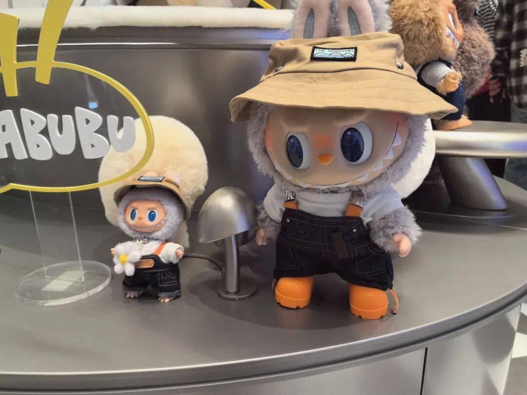 凌晨3点就有人排队|黑龙江省首家泡泡玛特S级木纹形象店开业