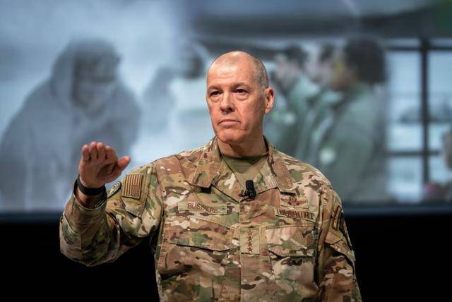 “觉得不爽就辞职”?美军两位司令说走就走,拒绝向特朗普效忠