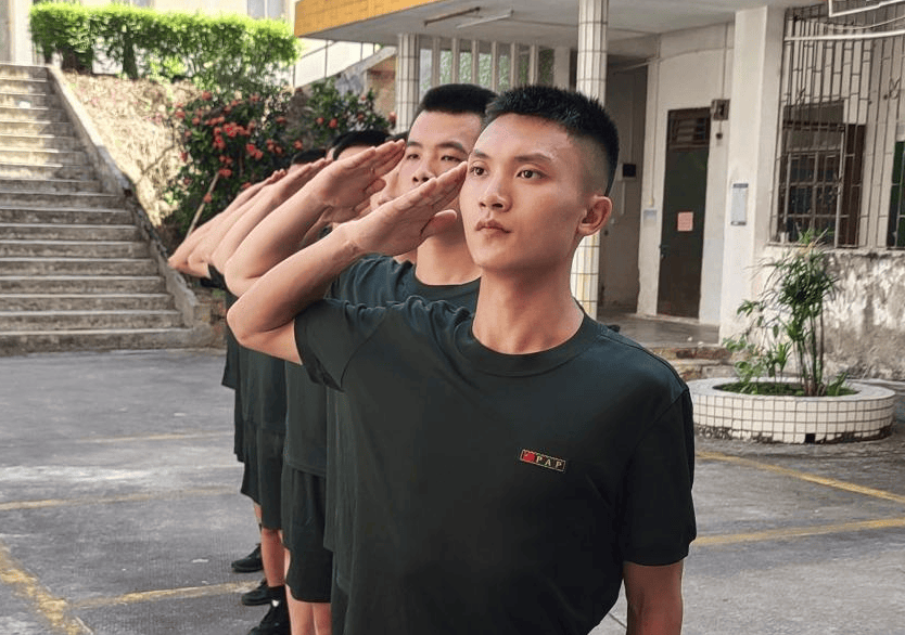 牛！退役半个月，他第三次入伍！