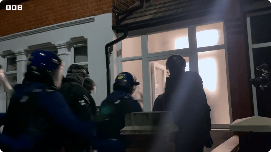 凯特患癌竟因辉瑞疫苗?伦敦4万被盗手机直飞香港,比贩毒暴利产业链曝光…