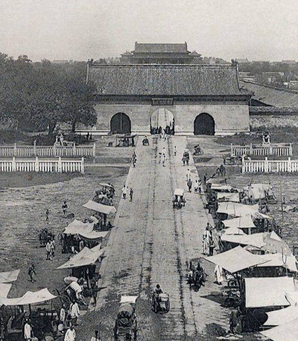 今天是故宫博物院百岁生日，让我们回顾她这一百年的史诗