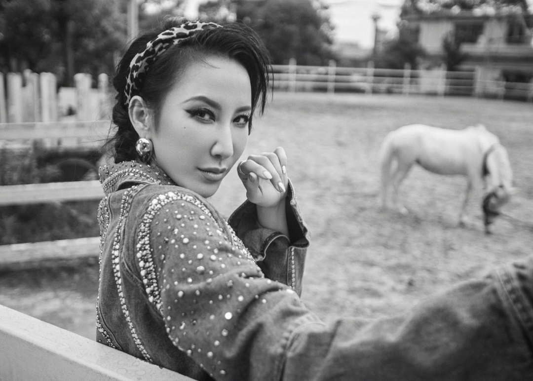 网友新办的手机号,意外登录已故歌手李玟的账号