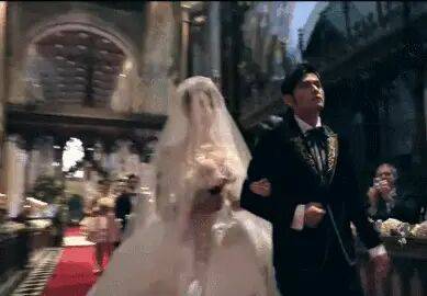 考古|昆凌现身暴瘦变化大!7年剖腹产下3娃,从“打工妹”到“天王嫂”,她的辛苦谁懂