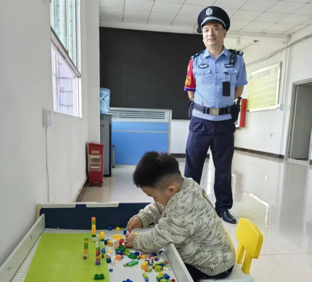 秉公执法有尺度,为民服务有温度