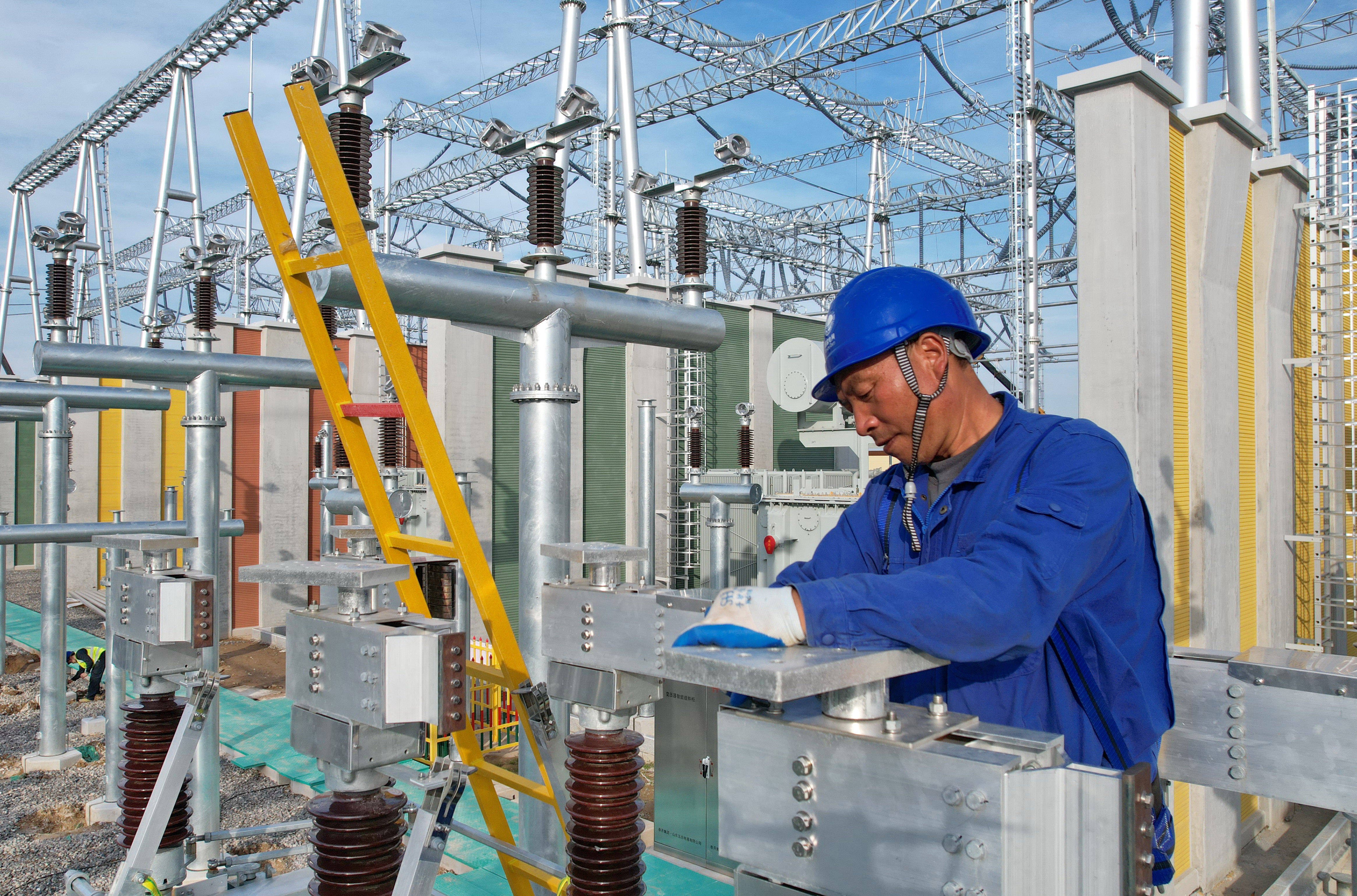 河北邢台：邢台北500千伏超高压变电站建设忙